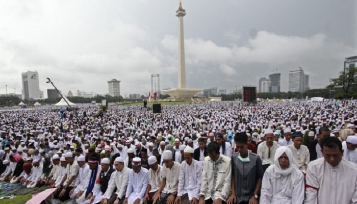 Lautan Umat Islam menggelar aksi demonstrasi di Monas, Jakarta pada 2 Desember 2016. (Foto: Istimewa)