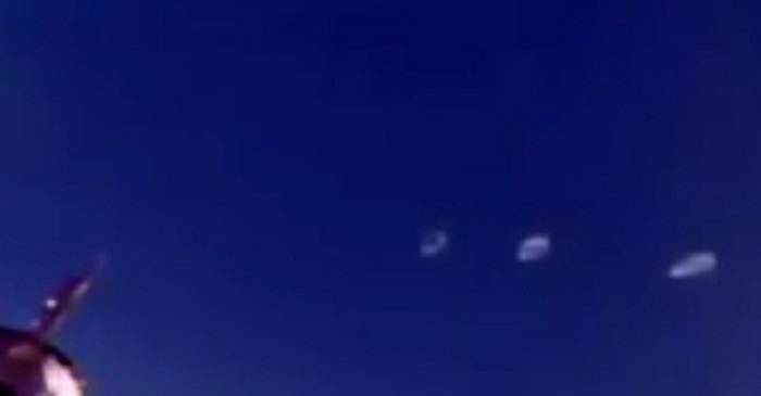 Benda Langit berupa tiga obyek menyerupai tiga lingkaran awan dengan lubang di tengahnya berterbangan di bawah atmosfer bumi yang terekam video. (Foto: Youtube/screenshot)