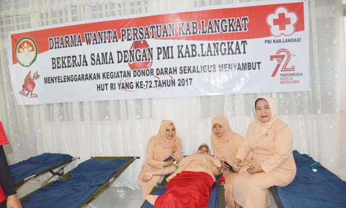 Sambut HUT RI ke-72: DWP Langkat Gelar Donor Darah. Foto: Dok. NGOGESASITEPU.ID