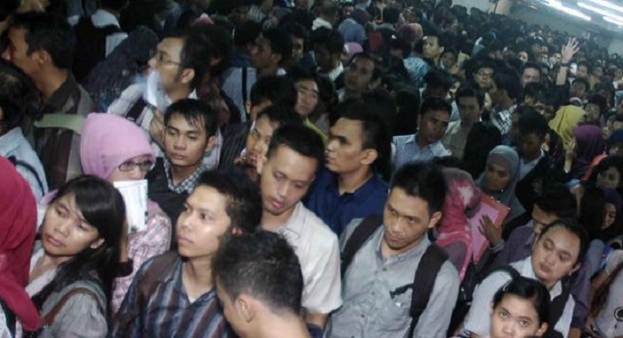 Pemuda Indonesia Tercecer di jalan raya pengangguran (Ilustrasi). Foto: Dok. Merdeka.com