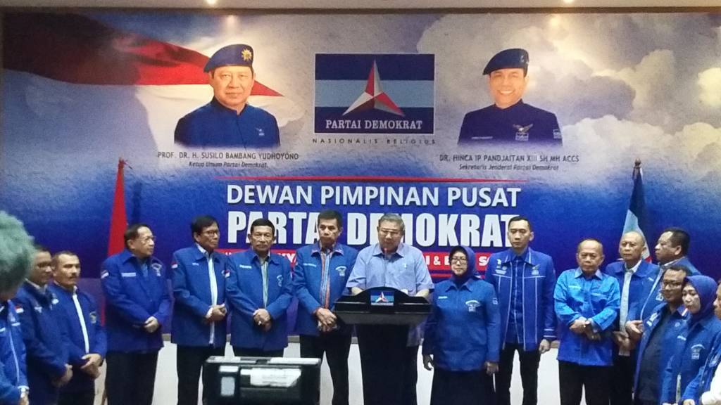 SBY menyampaikan sikap terkait UU Ormas di Kantor DPP Partai Demokrat, Jl. Proklamasi, Jakarta Pusat, Senin (30/10/2017). (Foto: Ucok Al Ayubbi)