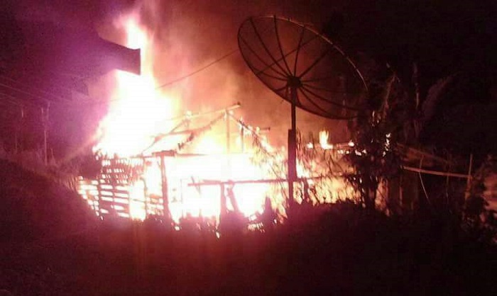 Kebakaran menimpa rumah milik Boiman di Ponorogo. Foto Muh Nurcholis/ NusantaraNews