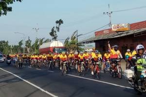Ratusan Biker ikuti Road Bike 72 Nganjuk. Foto Rantelino/ NusantaraNews