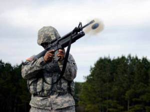 Tentara Amerika Serikat menggunakan SAGM dalam sebuah demonstrasi latihan. (Foto: Army.mil)
