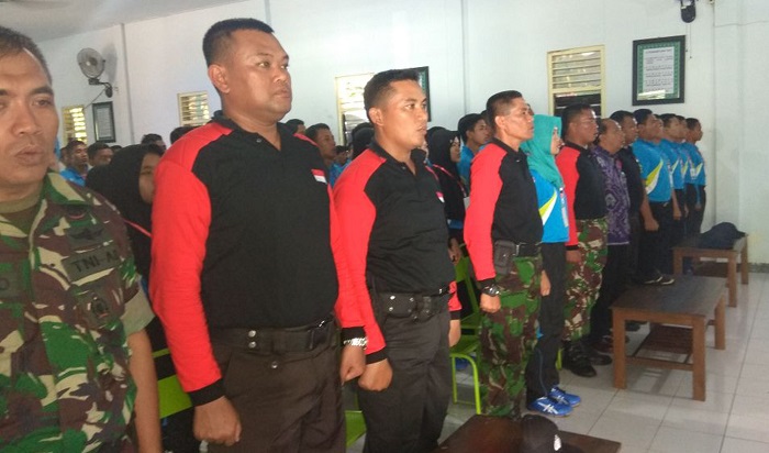 Kasdim 0806/Trenggalek Mayor Inf Misirin menutup pelaksanaan Diklat Bela Negara. Foto Timbul M/ NusantaraNews