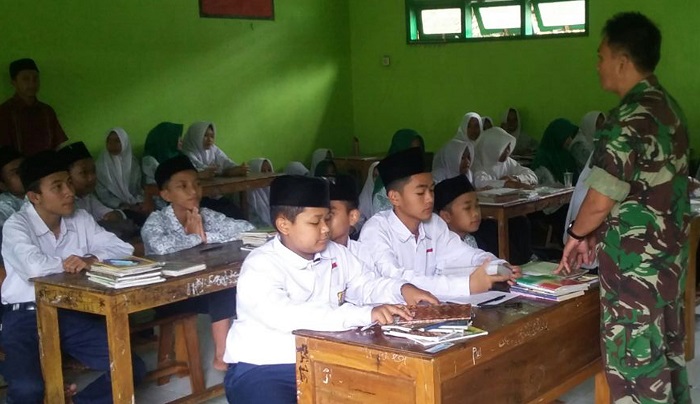 Wawasan Kebangsaan pada siswa oleh Kodim Pacitan (Foto Istimewa/Nusantaranews)