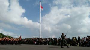 Upacara parade dan defile lomba PBB Kreasi Tropi Pangdam V Brawijaya dalam rangka peringatan HUT TNI ke-72 dan HUT FKPPI ke-39. (Foto: Dok.Penrem)
