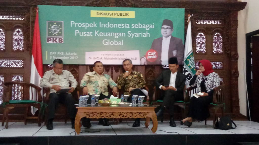 Diskusi publik bertema "Prospek Indonesia Sebagai Pusat Keuangan Syariah Global" di Kantor DPP PKB, Jakarta, Jumat (3/11). (Foto: Andika/NusantaraNews)