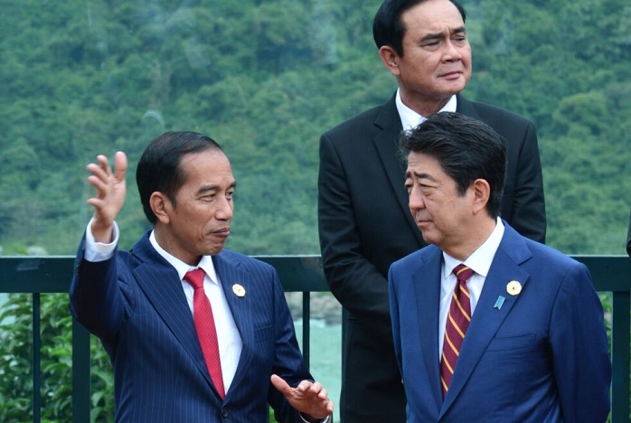 Presiden Joko Widodo saat hadiri sesi pertama Pertemuan Ke-25 Pemimpin Ekonomi APEC di Da Nang, Viet Nam. Foto Dok. Bey Machmudin/Setpres