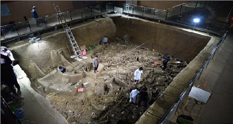 Seuah makam kuno berusia 2.400 tahun yang diperkirakan merupakan milik anggota keluarga kerajaan ditemukan di China. (Foto: Zumapress.com)