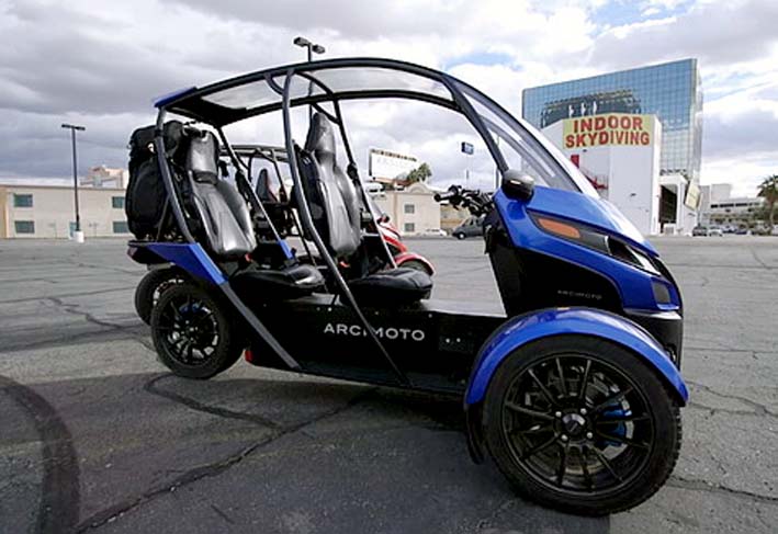 Arcimoto Generation 8 SRK is a fully electric vehicle perfect for city rides/foto alternative energies