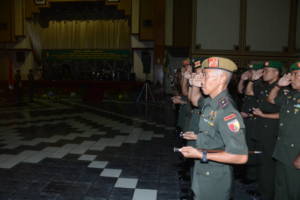 7 Perwira di jajaran TNI-AD telah menduduki kursi jabatan baru di Makodam V/Brawijaya. Foto: Dok. Penrem