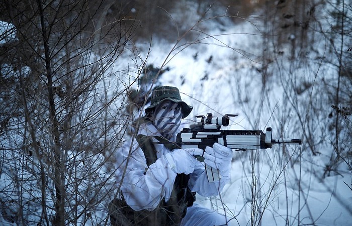 Marinir Korea Selatan (South Korean Marine) gelar latihan perang di musim salju. Foto: REUTERS
