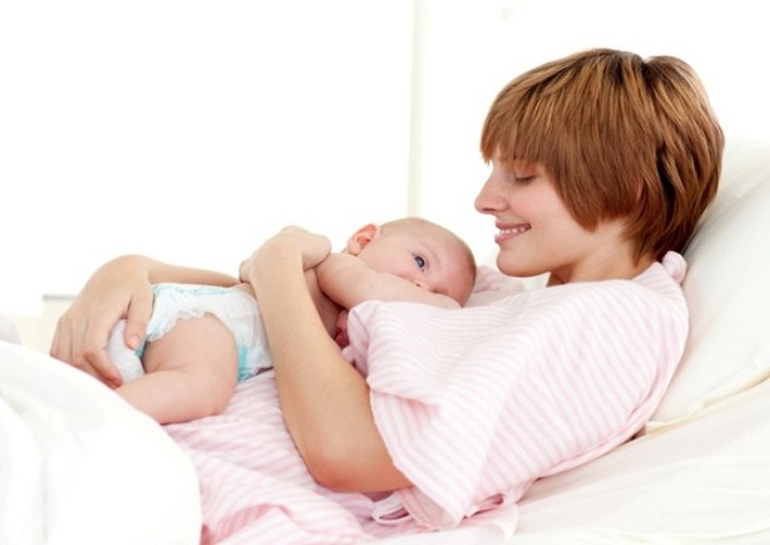 Hormon oksitosin atau hormon cinta dipercaya dapat menumbuhkan perasaan cinta seorang ibu. Foto: Thinkstockphoto