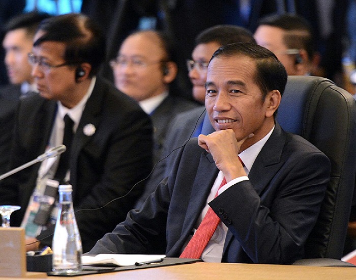 Presiden Jokowi saat mengikuti agenda KTT ke-20 ASEAN-JEPANG di Philippines International Convention Center (PICC), Manila, Filipina, Senin (13/11). Foto: Humas/Setkab