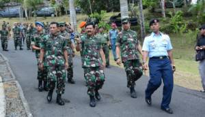 Kunjungi Satuan Radar, Panglima TNI Didampingi Pangdam V/Brawijaya