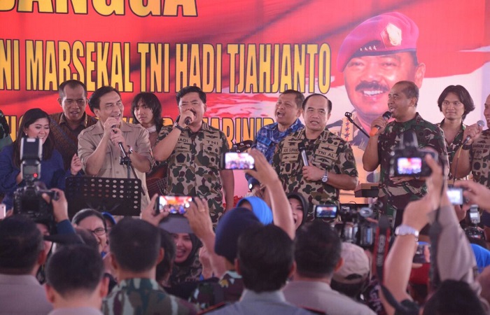 Turut hadir juga sejumlah anggota DPR RI Komisi I dalam pengukuhan Panglima TNI sebagai warga kehormatan Korps Marinir di Malang, Jawa Timur. (Foto: Istimewa/NusantaraNews)