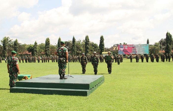 Danyonif 511/DY Letkol Inf Jadi mengucapkan selamat datang kepada warga prajurit Badak Hitam. (Foto: Istimewa/NusantaraNews)
