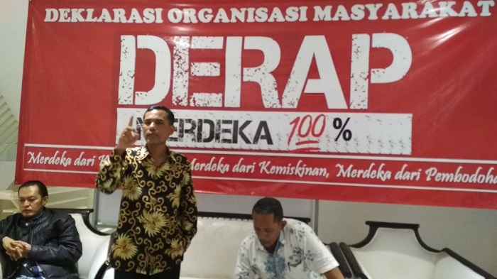 Tokoh Aktivis '98, Aznil saat menyampaikan pidato politik pada acara deklarasi Ormas DERAP (Merdeka Seratus Persen) di Warung Kopi Politik Pakubowono, Jakarta Selatan (22/3/2018). (FOTO: NUSANTARANEWS.CO/Istimewa)