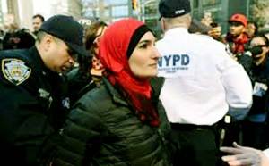 New York City Harus Membayar US$ 180.000 Kepada Tiga Wanita Muslim Setelah Mereka Dipaksa Melepaskan Jilbab