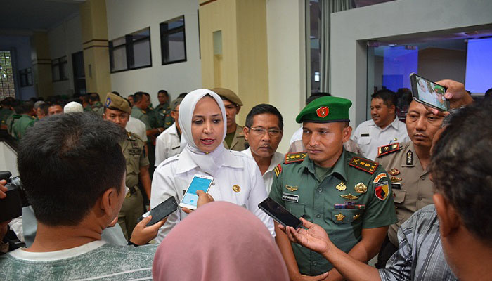 Bupati Jember Faida MMR menjelaskan Program Satu Sekolah Satu TNI (S3T). (Foto: Istimewa)