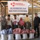 Indonesian Humanitarian Alliance (IHA) menyerahkan bantuan kemanusiaan kepada 658 kepala keluarga Rohingya di Myanmar. (Foto: Istimewa)