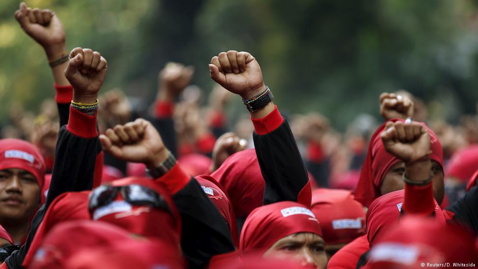 Para Buruh Tuntut Haknya (Foto Reuters)