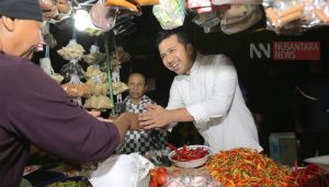 Pedagang Pasar Surabaya Yakin Khofifah-Emil Menang Telak