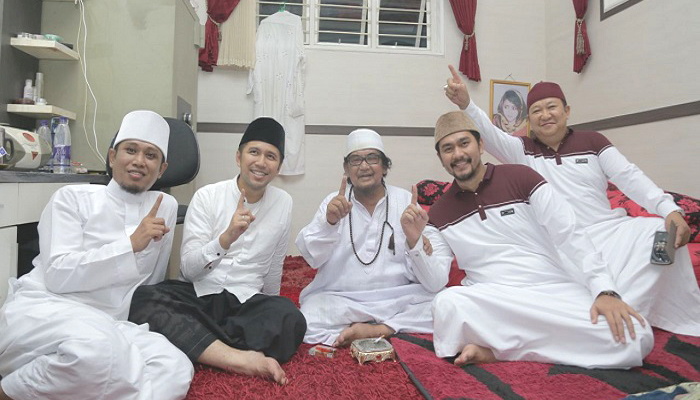 Emil Dardak dan KH Muzakki Syah. (Foto: NusantaraNews/Setya)