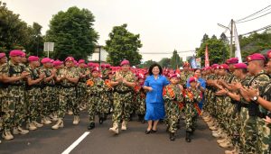 Foto Kasal Laksamana TNI Ade Supandi Berikan Arahan Terakhir Kepada Prajurit Marinir