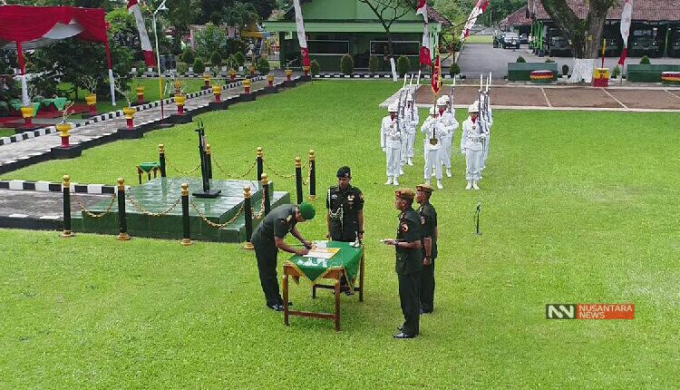 Prosesi Pelantikan Jabatan Sebagai Komandan Batalyon Armed-8/105 (Foto Dok. Nusantaranews)