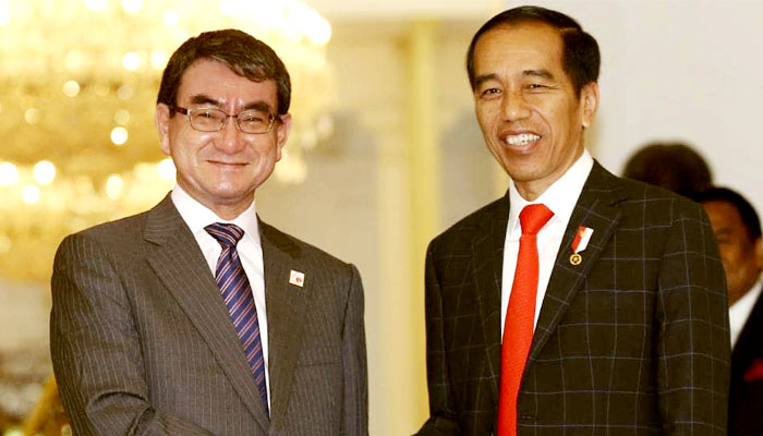 Presiden Jokowi Terima Kunjungan Kenegaraan Menlu Jepang Taro Kono di Istana Merdeka