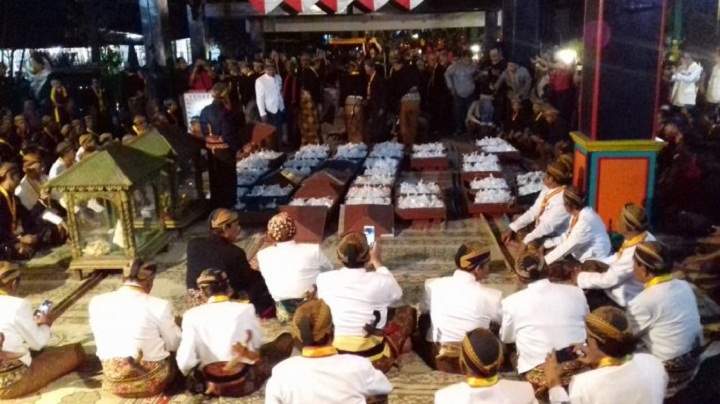 Tradisi malam selikuran di keraton surakarta. (FOTO: Tribunnews)