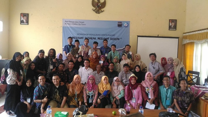 Balai Bahasa Jawa Tengah bersama Bumiayu Creative City Forum mengadakan kegiatan Lokakarya penulisan cerita rakyat di aula kecamatan Bumiayu. (FOTO: NUSANTARANEWS.CO/BCCF)