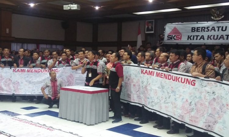 Karyawan Semen Indonesia (SKSI) Gelar Aksi (Foto Dok. Nusantaranews)