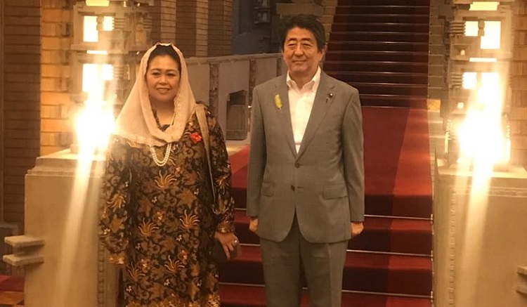 Yenny Wahid Bersama PM Jepang (Foto Dok. Istimewa)
