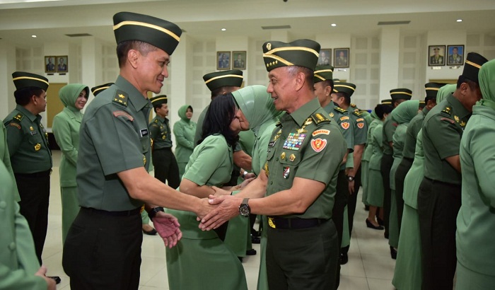 Kepala Staf Angkatan Darat (Kasad) Jenderal TNI Mulyono pada laporan kenaikan pangkat 34 perwira tinggi (Pati) TNI AD di Markas Besar Angkatan Darat, Jakarta, Rabu (5/9/2018). (FOTO: Singgih Pambudi/NN)