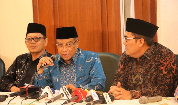 Ketua Umum Pengurus Besar Nahdlatul Ulama (PBNU), Said Aqil Siroj (tengah) didampingi Sekretaris Jenderal PBNU, Helmy Faishal Zaini (Kanan). (FOTO: Istimewa)