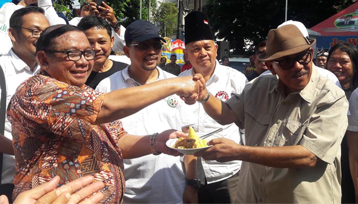 Pendukung Soekarwo Resmikan Ruma JoWo (Foto Dok. Nusantaranews/Tri Wahyudi)