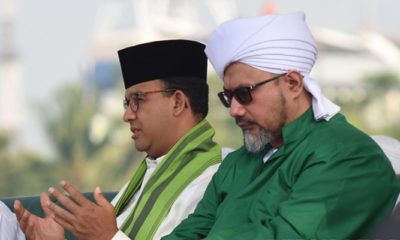 Doa Gubernur DKI Jakarta Anies Rasyd Baswedan di acara Maulid Nabi Muhammad SAW. (FOTO: Dok. Republika)