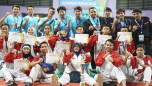 Atlet Perguruan Silat Nasional (PSN) Perisai Putih Pusat Surabaya raih prestasi dalam kompetisi pencak silat ASAD Championship 2018. (Foto: NUSANTARANEWS.CO/Setya N)