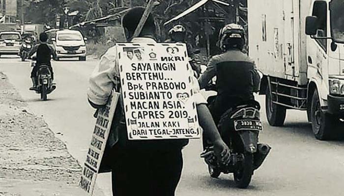 Aksi Rahman Berjalan Kaki Dari Tegal ke Jakarta Untuk Temui Calon Presiden RI Prabowo (Foto Istimewa)