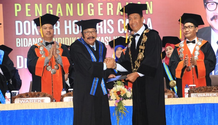 honoris causa, soekarwo, pakde karwo, universitas muhammadiyah malang, pendidikan vokasi, gubernur jatim, nusantaranews