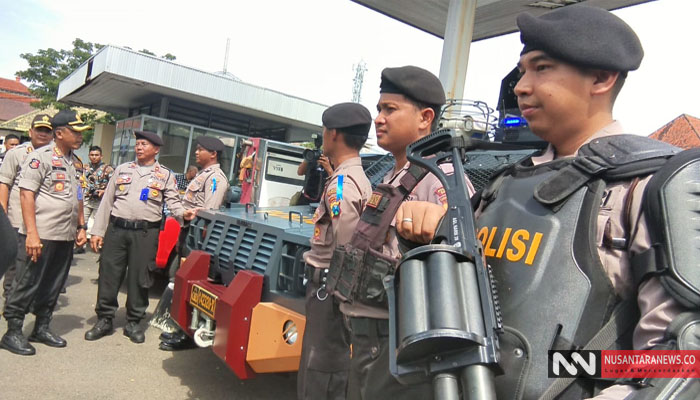 Polrestabes Surabaya Kerahkan 2500 Personel Amankan Pergantian Tahun Baru 2019 (Foto: Setya/NUSANTARANEWS.CO)