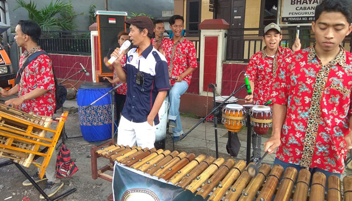 SBC Ngamen Bareng Band Reggae Bojamaika untuk Korban Tsunami. (FOTO: NUSANTARANEWS.CI/Sulhan)