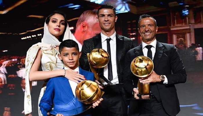 Ronaldo Menangi Globe Soccer Award dan Pemilik Follower Instagram Terbanyak di Dunia