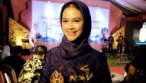 Asmin Laura Hafid Raih Golden Awards SIWO PWI 2019