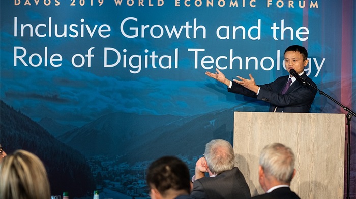 Jack Ma, salah satu pendiri dan Executive Chairman Alibaba Group, dalam peluncuran Studi Louhan Academy “Digital Technology and Inclusive Growth” di Davos. (FOTO: Istimewa)