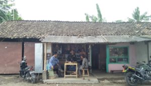 Ada TMMD, Pedagang Kopi Desa Gunung Malang Ngaku Ketiban Rejeki