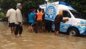 Relawan Kirim Bantuan untuk Warga Korban Banjir di Ponorogo